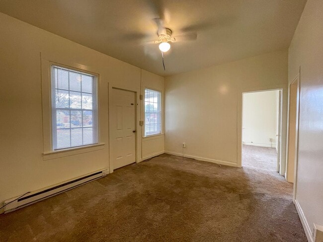 Building Photo - 307 N 6th Ave