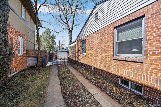 Photo - 761 Newport St House