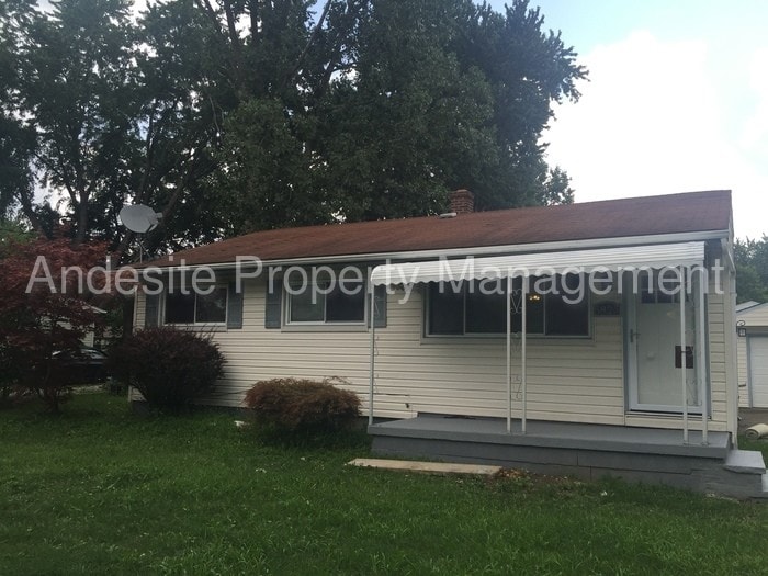 Primary Photo - 5825 Jaycox Rd