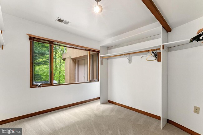 Building Photo - 8745 Old Dominion Dr