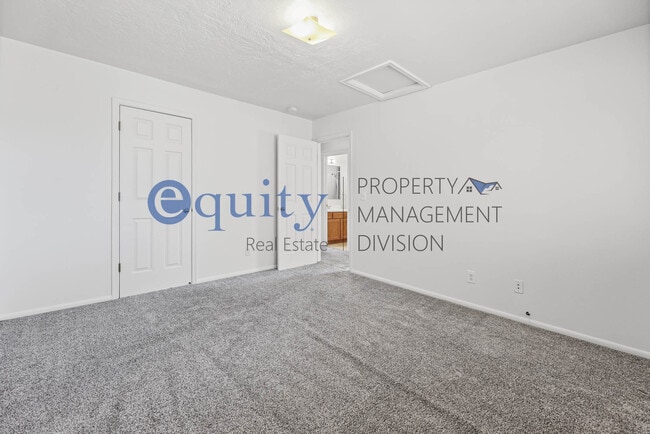 Building Photo - 2550 S 900 E