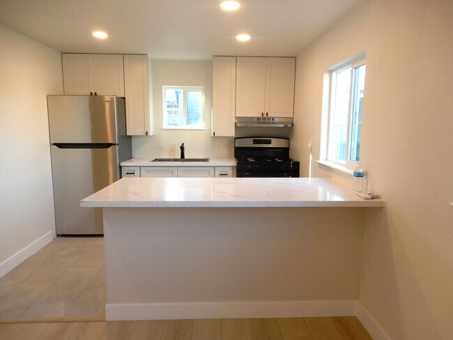 Foto del edificio - REDUCED!!!