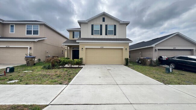 Foto del edificio - Beautiful Harmony Central Water Front Home AVAILABLE NOW!