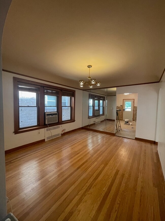 Building Photo - 5832 N Virginia Ave