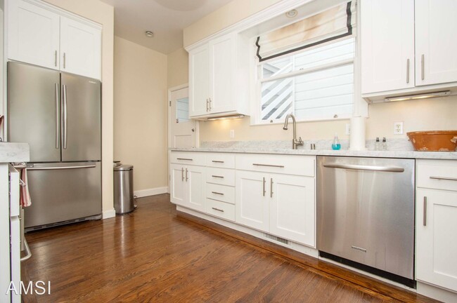 Building Photo - 2 br, 2.5 bath House - 3578 Pierce Street