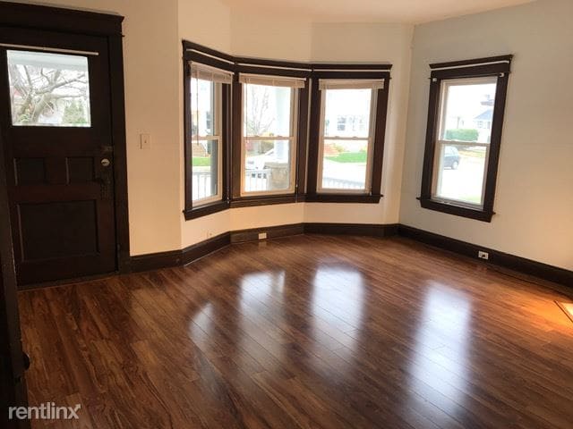 Building Photo - 1537 Rosewood Ave