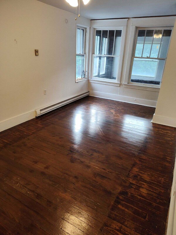 1915 11th Ave Unit 3, Altoona, PA 16601 Room for Rent in Altoona, PA