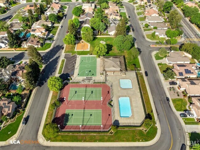 Foto del edificio - 9302 Southwick Dr
