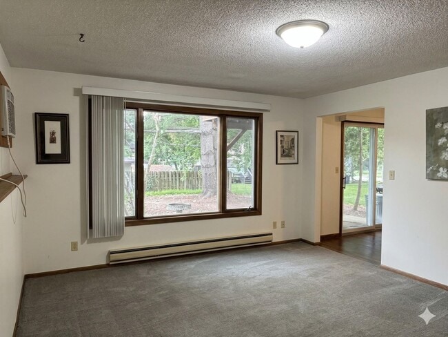 Building Photo - 606 Vilas St