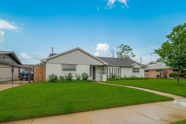 Building Photo - 4115 Mischire Dr