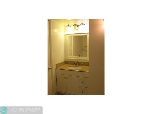Building Photo - 3119 Oakland Shores Dr