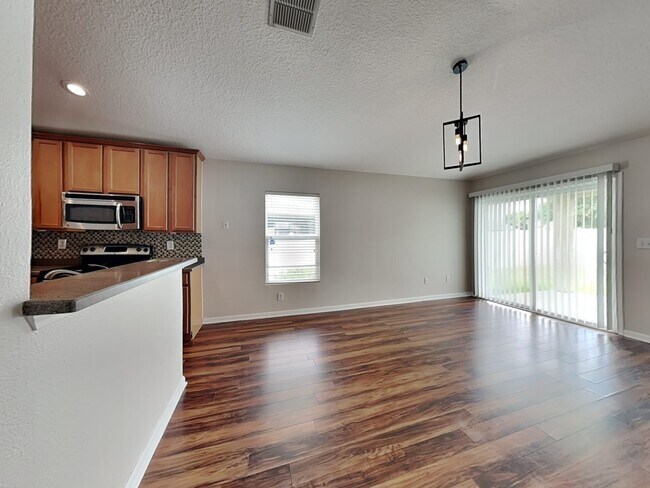 Foto del edificio - 16403 Tisons Bluff Rd