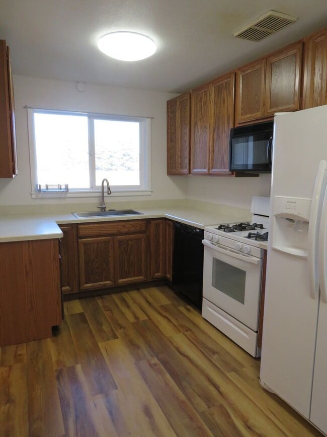 Foto del edificio - 3 Bedroom House with 1 Car Garage in Billings Heights