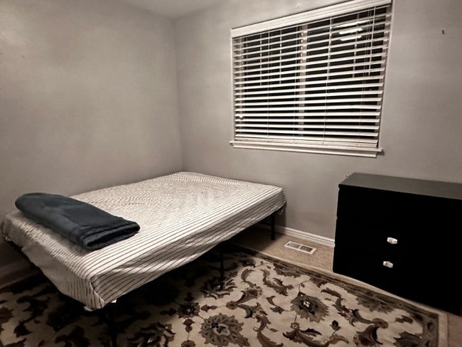 Foto del edificio - 6368 23rd Ave SW