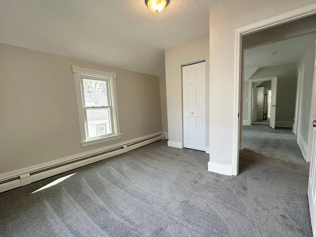 Foto del edificio - 4047 DuPont Ave N