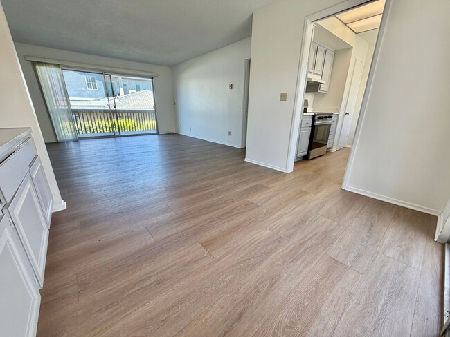 Building Photo - 1912 Bataan Rd