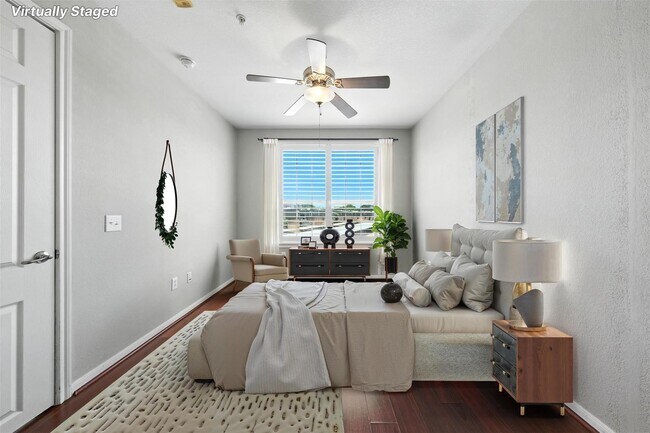 Foto del edificio - 7575 Kirby Dr