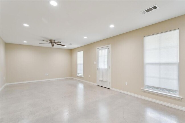 Building Photo - 72198 Formosa Dr
