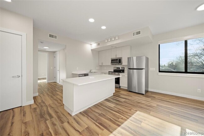 Foto del edificio - 16530 E Warren Ave