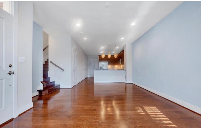 Foto del edificio - 2406 Potomac Ave