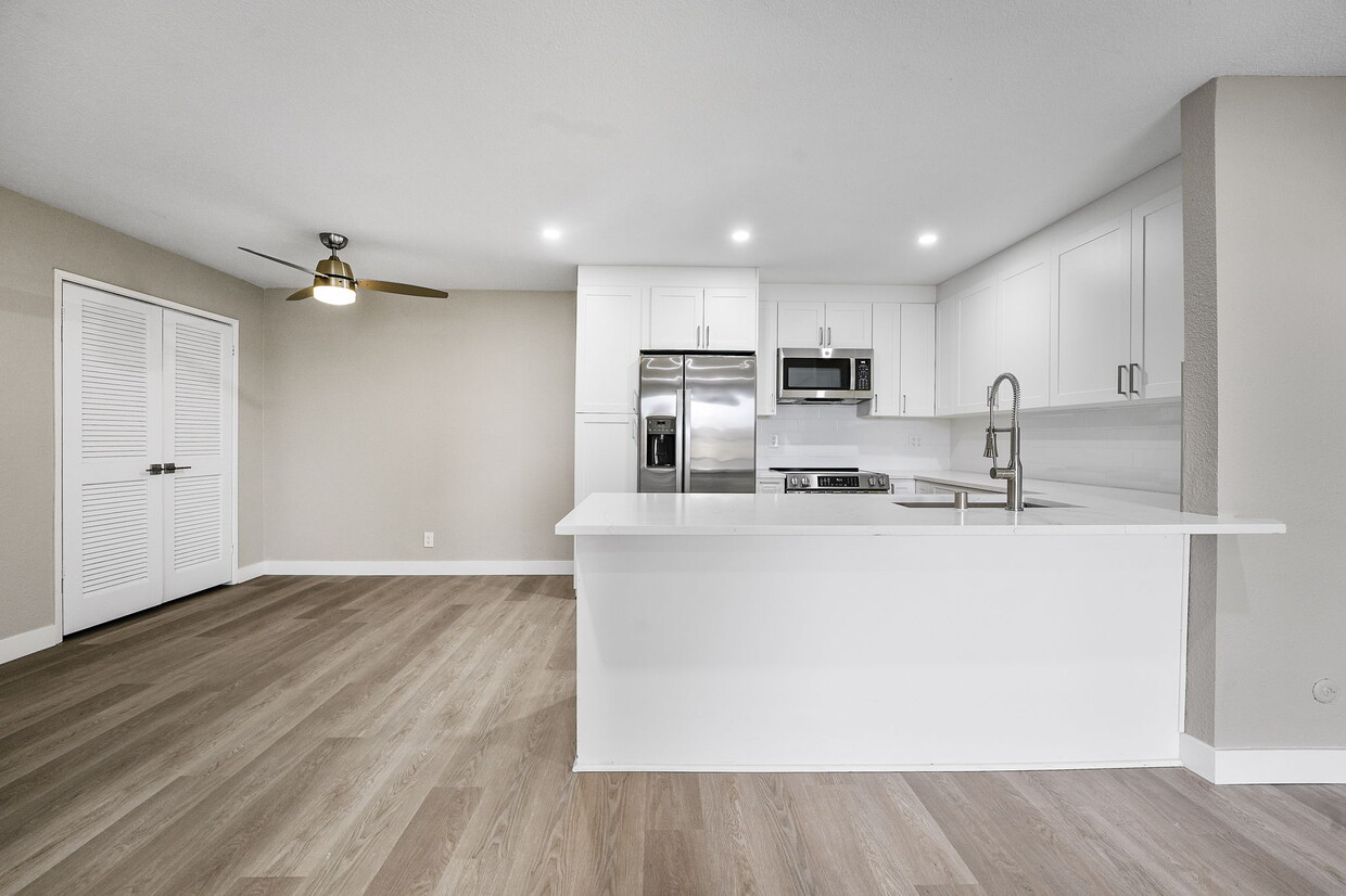 Foto principal - Tamarack Sands Apartment Homes