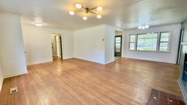 Foto del edificio - 3413 Montlake Dr