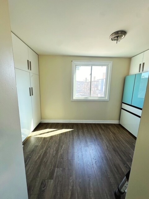 Building Photo - 2049 W Birchwood Ave