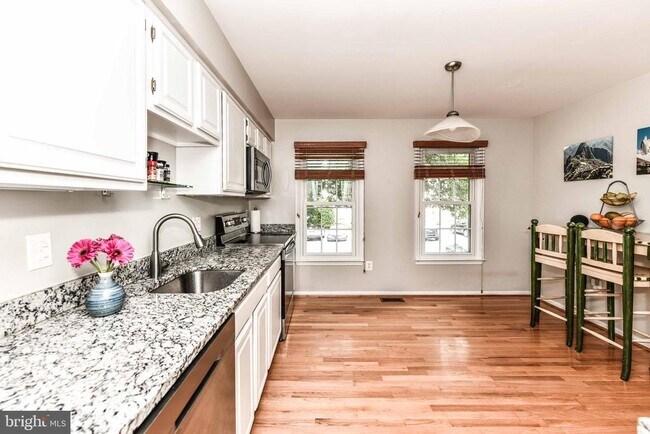Foto del edificio - 6862 Williamsburg Pond Ct