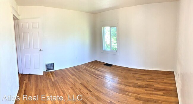 Foto del edificio - 4 br, 2 bath House - 825 Sheridan Blvd