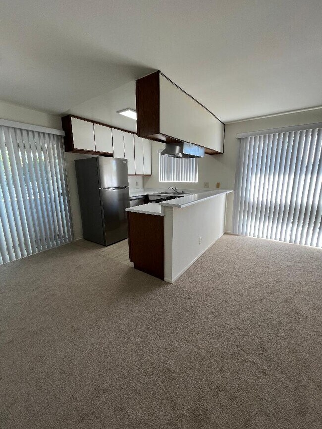 Foto del edificio - 5908 Cedros Avenue