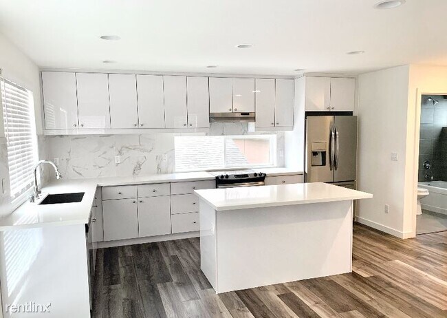 Building Photo - 9 br, 3 bath House - 5264 Brooklyn Ave NE