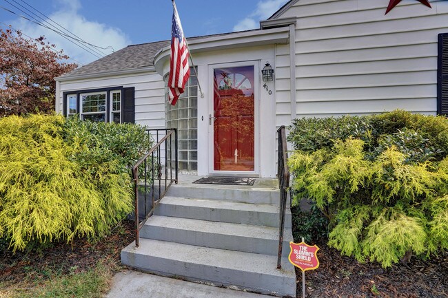 Building Photo - 410 Tilton Pl