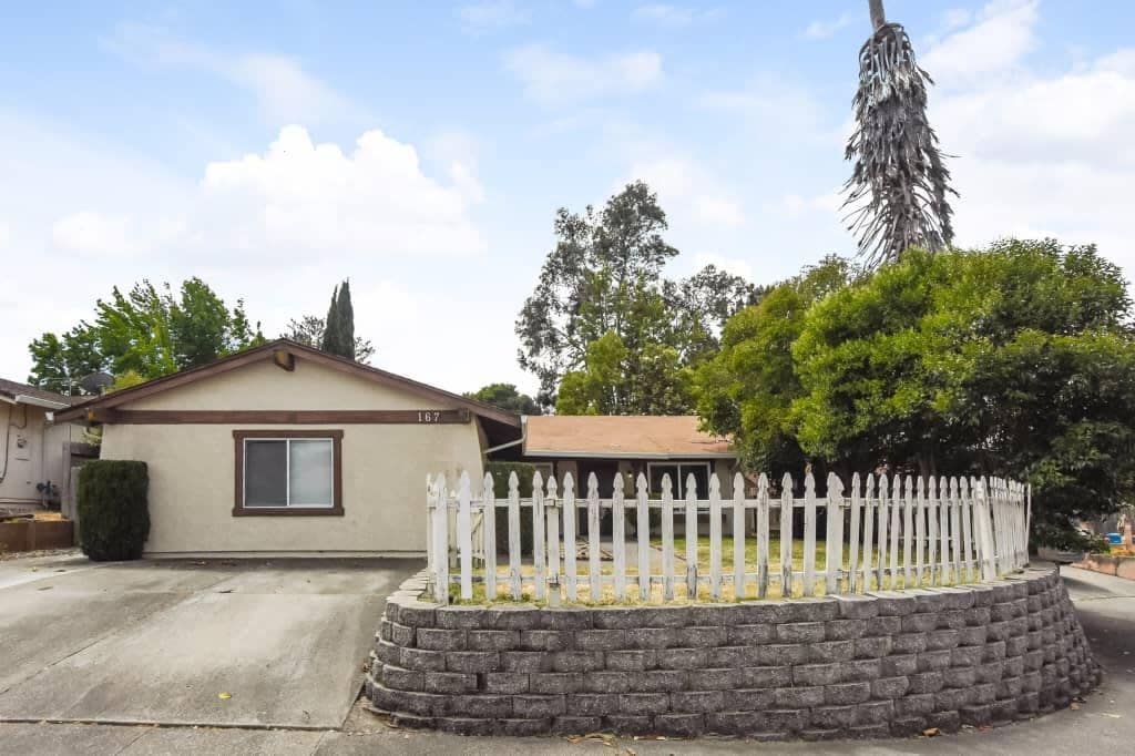 Primary Photo - 167 Rutgers Ct