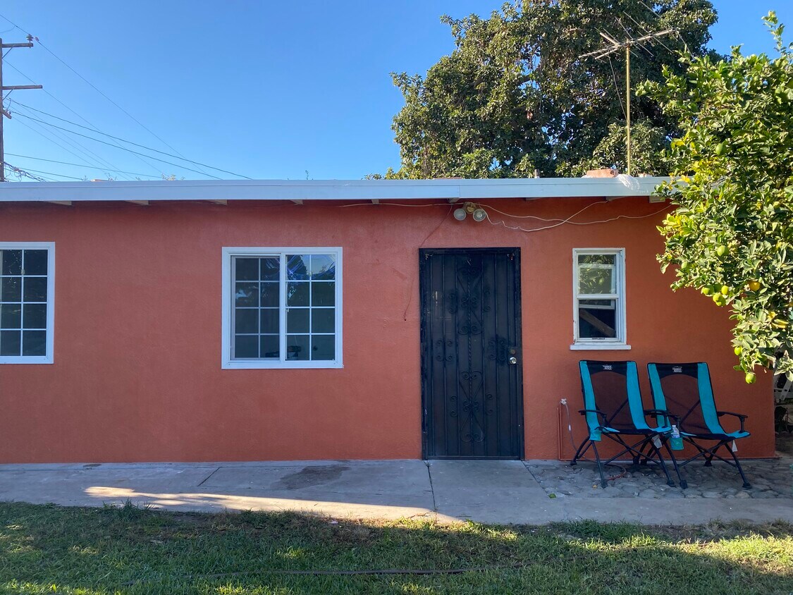 Front view - 11010 Duncan Ave