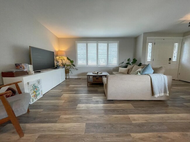 Foto del edificio - 8462 Colene Dr