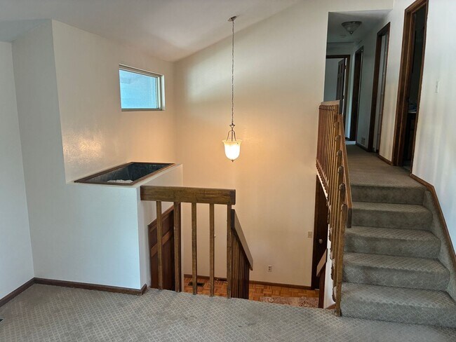 Foto del edificio - Beautiful 3-Bedroom, 3-Bath Home With Grea...