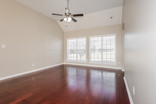 Foto del edificio - 75 Brookwood Cir