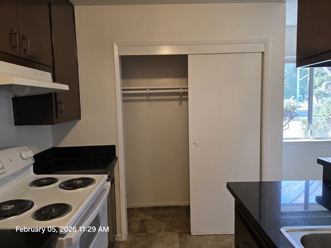 Building Photo - 5978 Walerga Rd