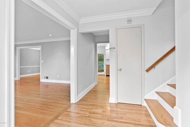 Building Photo - 6 Pintail Ln