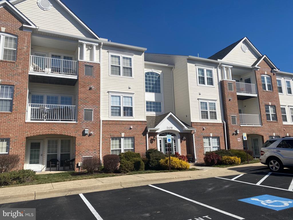 Foto principal - 2410 Chestnut Terrace Ct