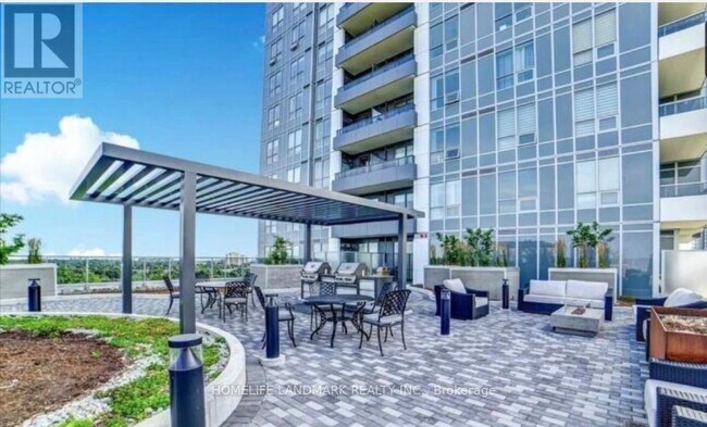 Photo du bâtiment - 3121 Sheppard Ave E