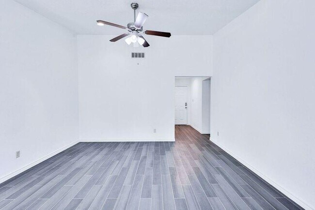 Foto del edificio - 1506 Provident Ln