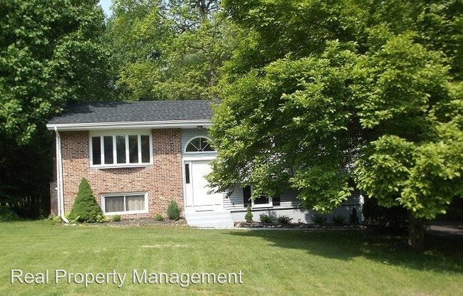 Building Photo - 3 br, 2 bath House - 43 Terrace Dr