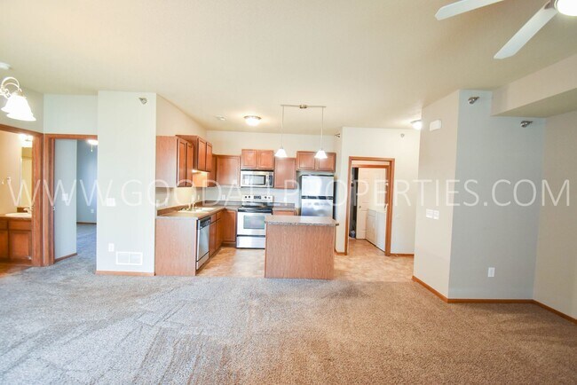 Building Photo - Spring Move-in special; 2 Bedroom 2 Bath Condo on the Ground level with detached garage!