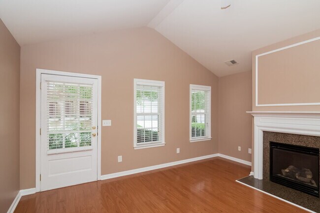 Foto del edificio - 164 Highland Falls Dr