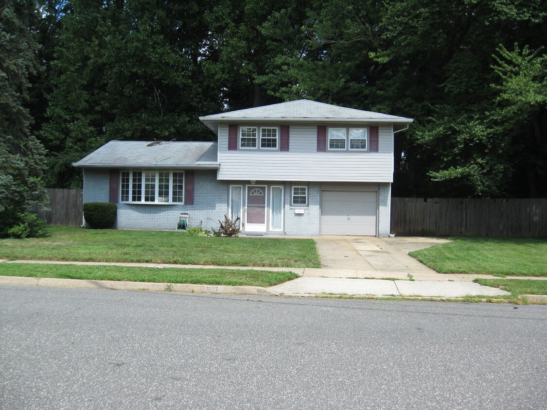647 Pasadena Dr, Magnolia, NJ 08049 House Rental in Magnolia, NJ