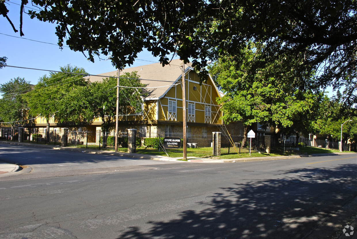 Primary Photo - Stone Manor Apartments