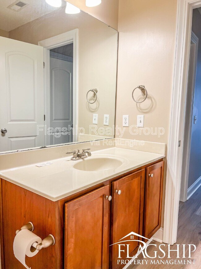 Foto del edificio - 2313 Sadler Dr