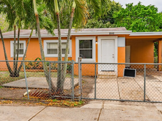 Primary Photo - 2512 NW 9th Ct