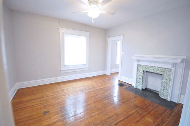 Building Photo - 24 E Blake Ave